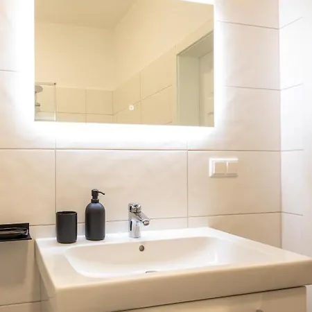 Maremar - Style Apartment Im Zentrum - Luxus Boxspringbett - Kueche - Arbeitsplatz - Highspeed Wlan Gera Zewnętrze zdjęcie
